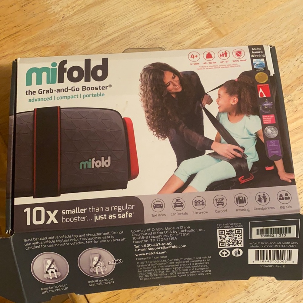 Portable booster travel seat